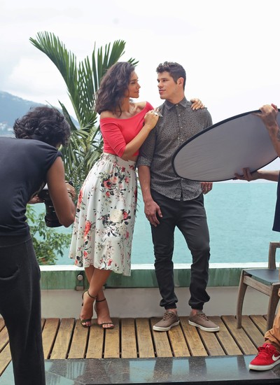 Débora Nascimento e José Loreto foram clicados juntos para mais uma campanha de moda (Foto: André Nicolau) Débora Nascimento e José Loreto foram clicados juntos para mais uma campanha de moda (Foto: André Nicolau)