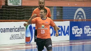 Jogadores do Brasnorte comemoram segundo gol contra o Nioaque (Foto: Reprodução/TV Morena) Jogadores do Brasnorte comemoram segundo gol contra o Nioaque (Foto: Reprodução/TV Morena)