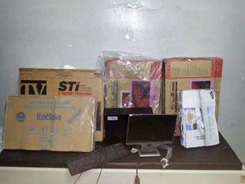Objetos devem ser levados para o Depósito da Polícia, no Curado (Foto: Polícia Civil/Divulgação)