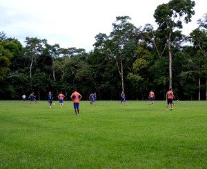 Treino Atlético-AC no Campo do Bacu (Foto: Nathacha Albuquerque)