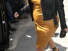 Kim Kardashian exibe barrigão em almoço em Nova York