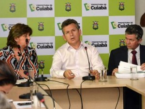 Prefeito de Cuiabá, Mauro Mendes (PSB), disse que vai analisar medidas em relação à CAB.  (Foto: Tchélo Figueiredo/Secom Cuiabá)