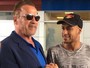 Neymar e Arnold Schwarzenegger posam juntos em Barcelona
