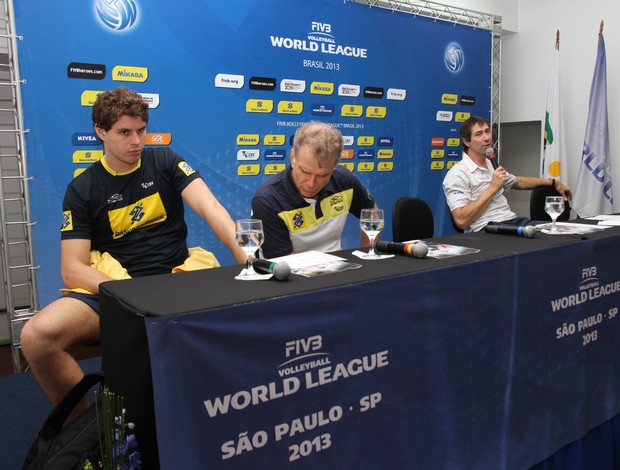 Bernardinho e Bruninho coletiva de imprensa volei liga mundial (Foto: Divulgação/FIVB)