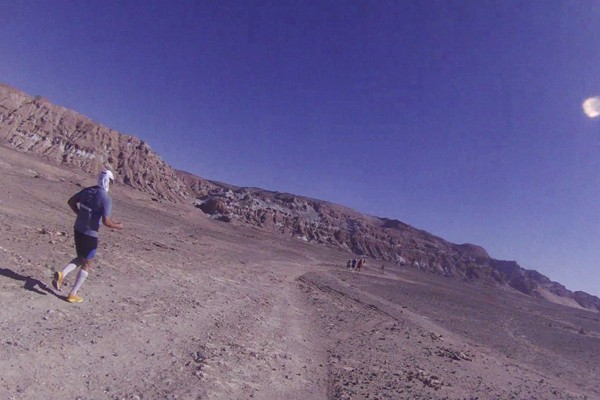 Grupo corre no deserto (Foto: Reprodução/RBS TV)