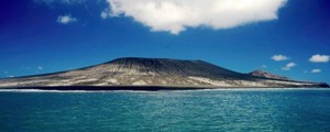 Fotos mostram nova ilha formada a partir de erupção no sul do Pacífico (GP Orbassano/BBC)