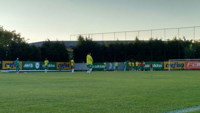 Cuca fecha treino e não dá pistas sobre a escalação do Palmeiras