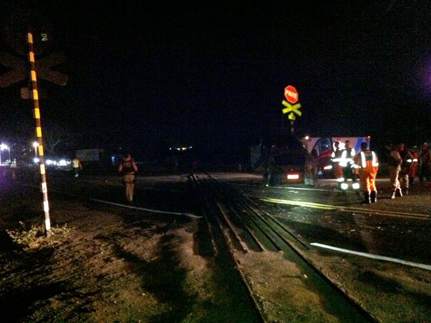 Homem fica gravemente ferido em batida entre van e trem na Bahia (Foto: Divulgação/ PRF)