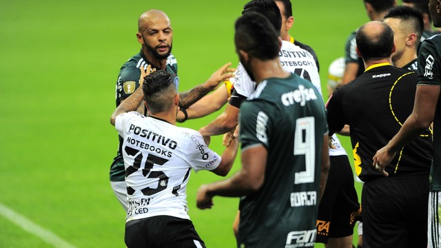 briga Corinthians x Palmeiras (créditos: Marcos Ribolli)
