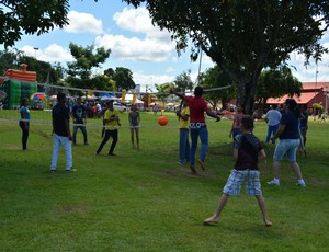 Vôlei e outras atividades físicas fazem parte da programação para o aniversário de Porto velho (Foto: Lívia Costa)