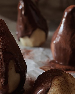 Peras com calda de chocolate (Foto: © Ulrika Ekblom / Sto)