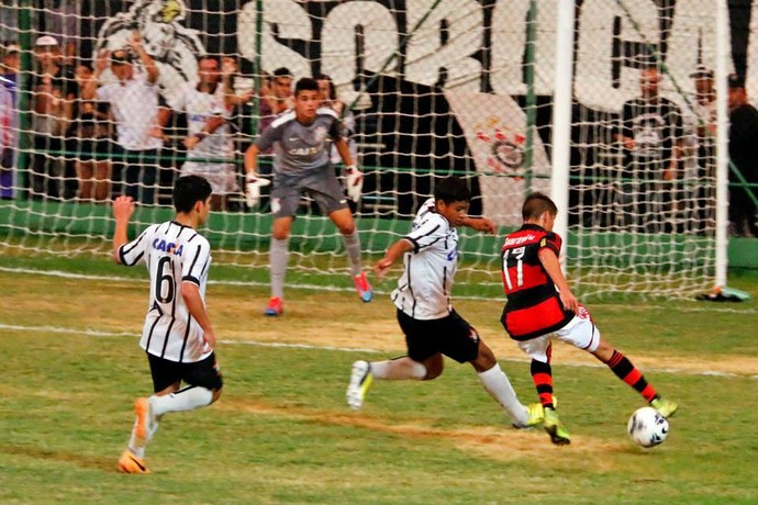 Flamengo x Corinthians, Copa brasil sub-15 (Foto: Marcos Ferreira/Secom Votorantim)