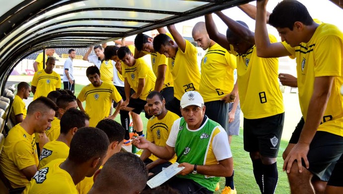Rio Branco-SP treino Americana (Foto: Sanderson Barbarini / Foco no Esporte)
