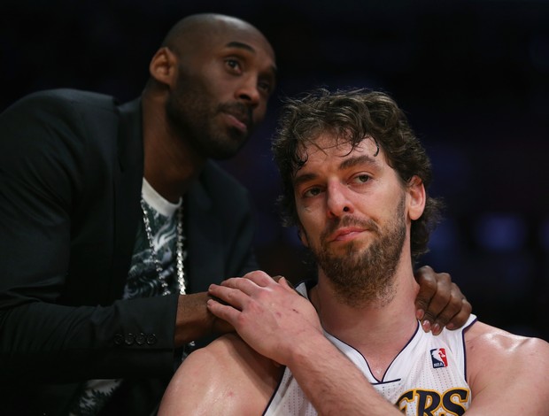 Kobe Bryant e Pau Gasol Los Angeles Lakers contra San Antonio Spurs (Foto: AFP)