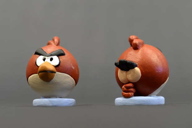 'Caganer' de personagem do game 'Angry Birds' (Foto: Lluis Gene/AFP)