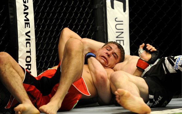 UFC 173 Al Laquinta e Mitch Clarke (Foto: Agência Reuters)