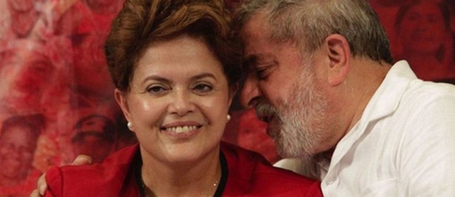 Dilma e Lula, conversa ao pé do ouvido (Foto: Arquivo Google)