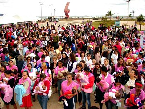 Evento aconteceu em 2010 em Santos e cerca de 800 mulheres participam (Foto: Carolina Iskandarian/G1)