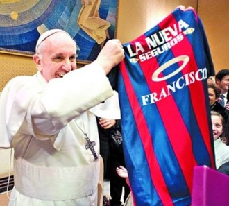 Papa Francisco camisa San Lorenzo  (Foto: Reprodução)