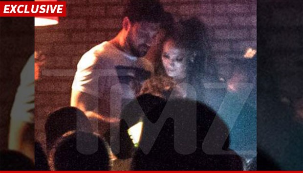 Jennifer Lopez e Maksim Chmerkovskiy  (Foto: Reprodução/TMZ)