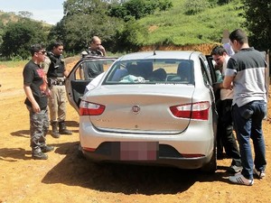 Taxi de Miraí localizado em Muriaé (Foto: Rádio Muriaé/Divulgação)
