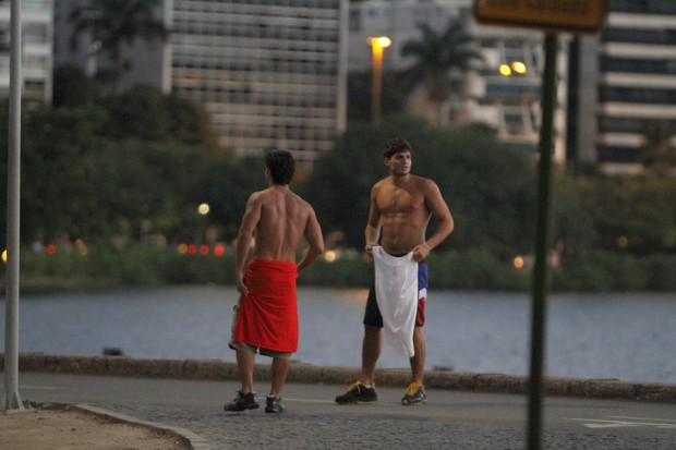 André ex-bbb malhando em orla no Rio de Janeiro (Foto: Gil Rodrigues/ FotoRio News)