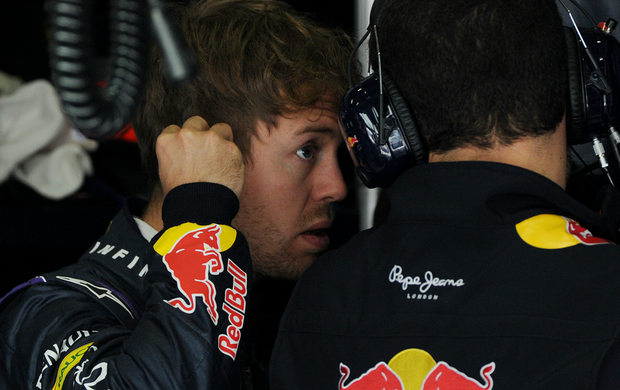 Sebastian Vettel durante sexta-feira de treinos livres para o GP da China (Foto: AFP)