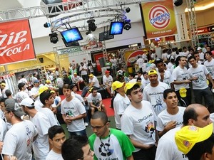Passaram pelo Rio Preto Shopping, onde o evento acontece, cerca de 20 mil pessoas (Foto: Natália Clementin / G1)