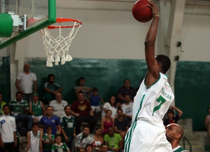 BASQUETE: Com duplo-duplo do gigante Toyloy, Verdão vence o Basquete Cearense