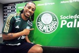 Arouca celebra acerto com Palmeiras e critica o Santos por "falta de diálogo" Arouca celebra acerto com Palmeiras e critica o Santos por "falta de diálogo"