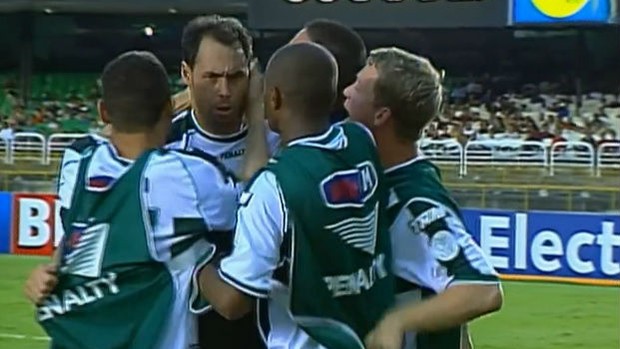 Alecsandro lembra Evair e promete honrar hino sendo 