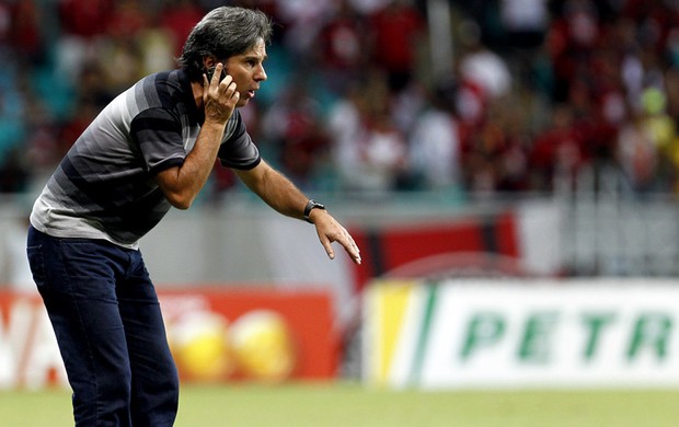 Caio Junior, técnico do Vitória (Foto: Felipe Oliveira/Divulgação/EC Vitória) Caio Junior, técnico do Vitória (Foto: Felipe Oliveira/Divulgação/EC Vitória)