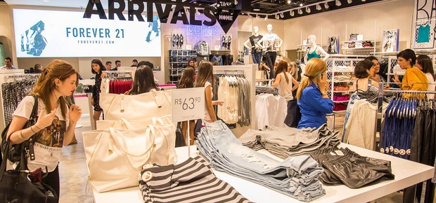 Forever 21 abre mais três lojas e fecha 2014 com 11