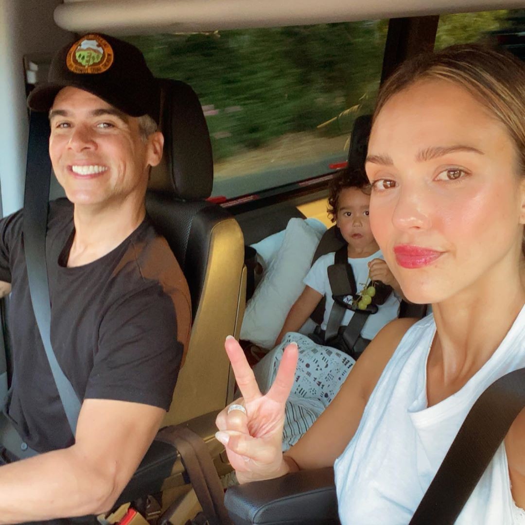 Jessica Alba faz viagem de carro com a família (Foto: Reprodução/Instagram)