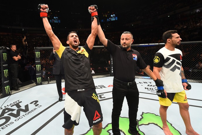 Léo Santos, Adriano Martins, UFC 204, MMA (Foto: Getty Images)