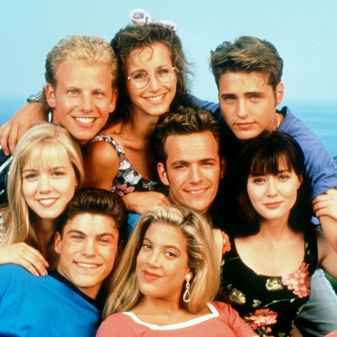 Elenco de 'Beverly Hills 90210' , febre adolescente nos anos 90 (Foto: Reprodução da internet)