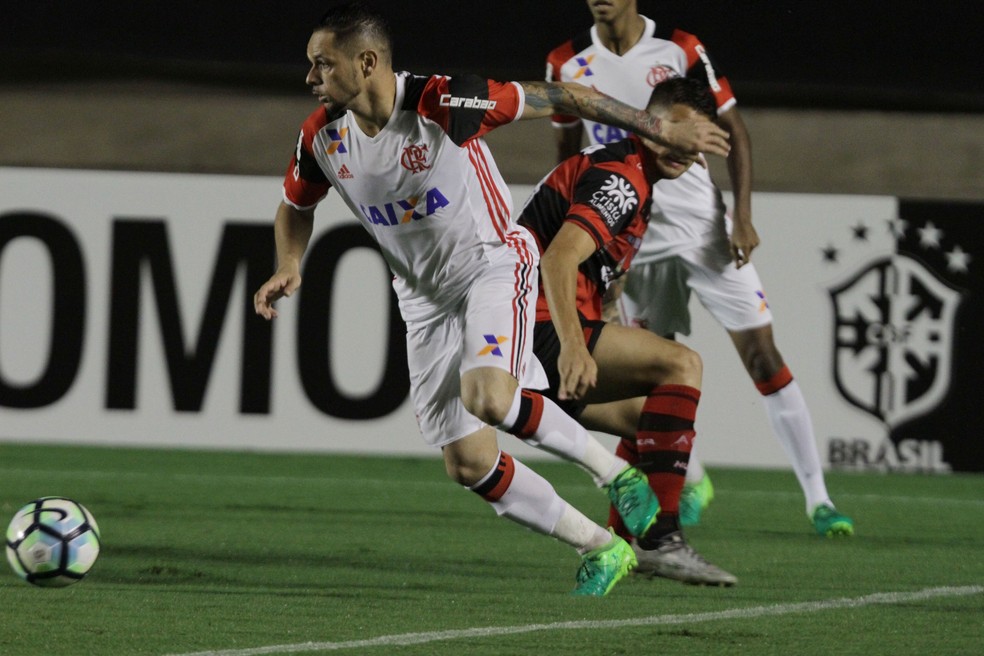 Atlético-GO perdeu para o Flamengo neste sábado (Foto: Carlos Costa/Futura Press)