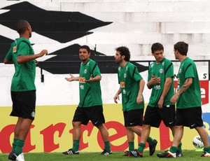 Coritiba treina em Recife, no Estádio Arruda - Leonardo, Lincoln, Lucas Mendes e Willian (Foto: Divulgação / Coritiba)