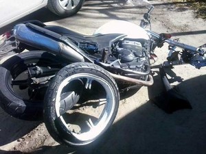 Vítima estava em motocicleta pilotada pelo noivo (Foto: Joelson Angelo / obaianao.net)