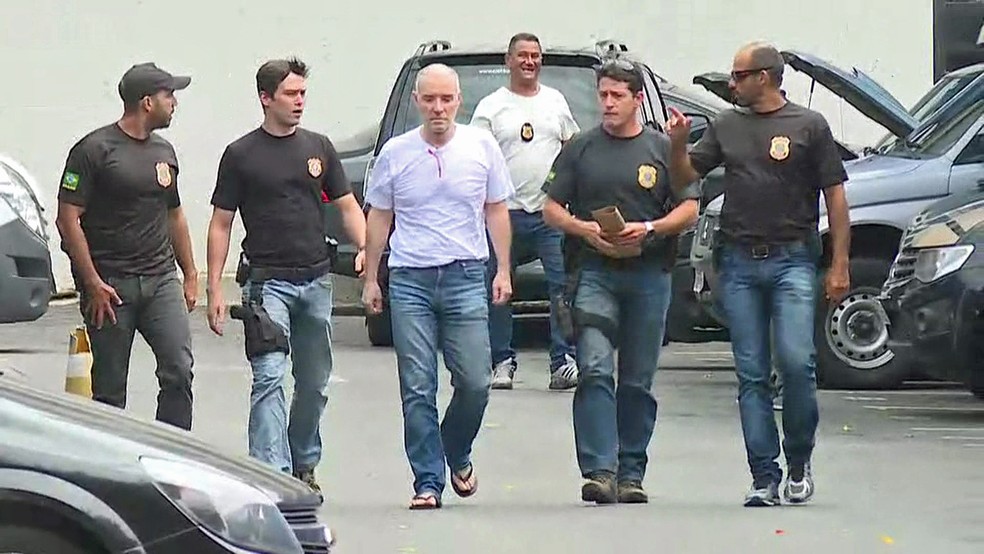 Eike chega a Superintendência da PF na Zona Portuária (Foto: Reprodução/Globonews)