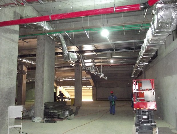 Sistema de refrigeração da Arena das Dunas, em Natal, está sendo instalado (Foto: Jocaff Souza)