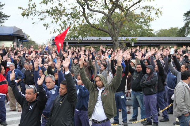 Trabalhadores da GM aprovam acordo (Foto: Carlos Santos/G1)
