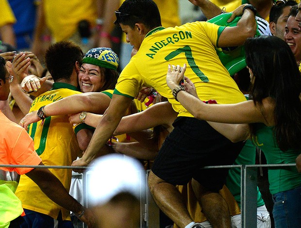 Neymar torcida Castelão festa Brasil (Foto: AFP) Neymar torcida Castelão festa Brasil (Foto: AFP)