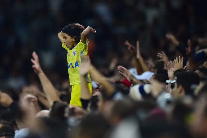 Timão faz gol “chorado” no fim e vence clássico contra o Santos