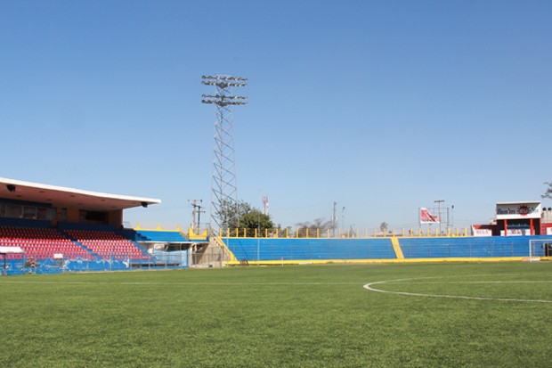 No fim de 2011, o campo de deslocados foi fechado e o estádio voltou a receber jogos de futebol. Atualmente, ele é usado para jogos entre equipes haitianas e da seleção nacional (Foto: Renato Machado/G1) No fim de 2011, o campo de deslocados foi fechado e o estádio voltou a receber jogos de futebol. Atualmente, ele é usado para jogos entre equipes haitianas e da seleção nacional (Foto: Renato Machado/G1)