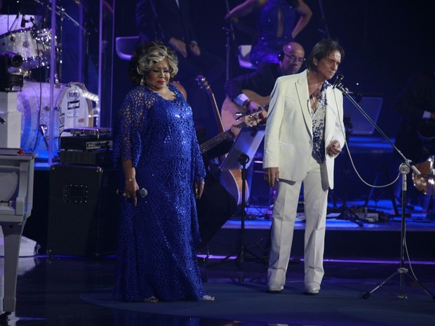 Alcione canta com Roberto Carlos em show no Rio (Foto: Isac Luz/ EGO) Alcione canta com Roberto Carlos em show no Rio (Foto: Isac Luz/ EGO)