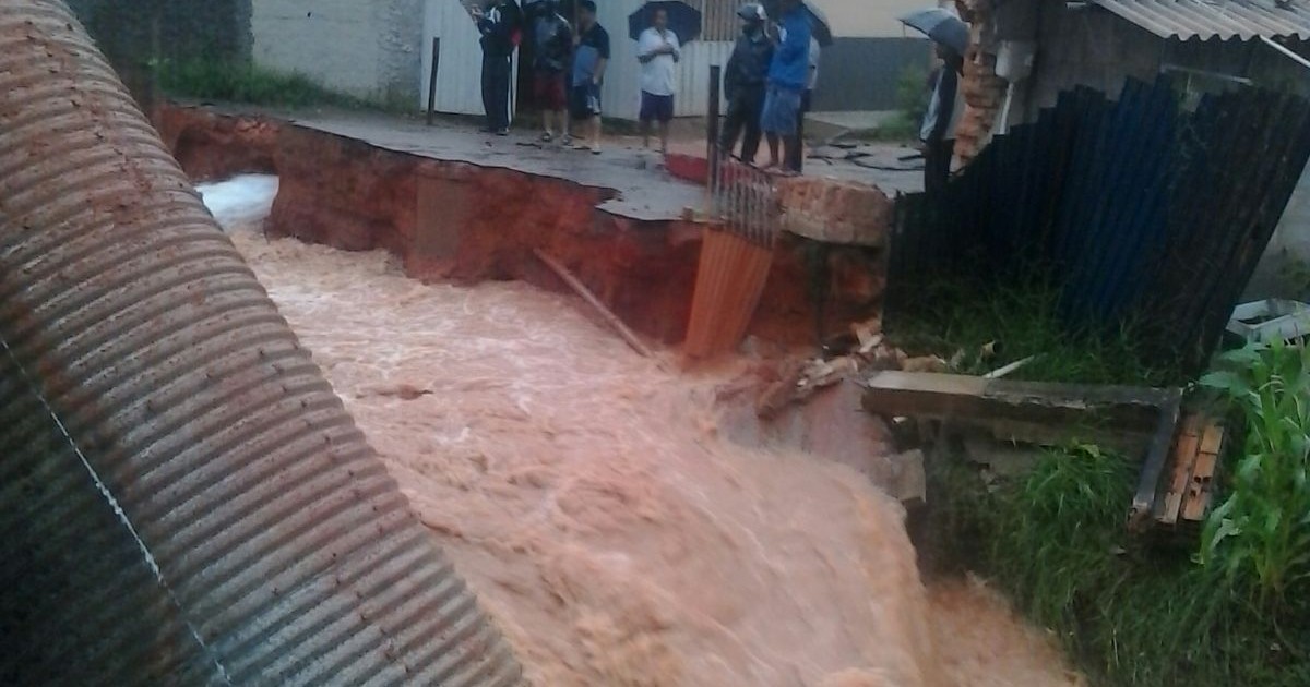 G Chuva Causa Alagamento E Estragos Em Cidades Do Leste De Minas