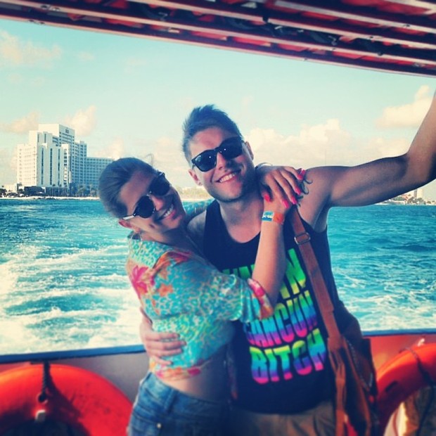 Ex-BBBs Nasser e Andressa Ganacin em Cancun, no México (Foto: Instagram/ Reprodução)