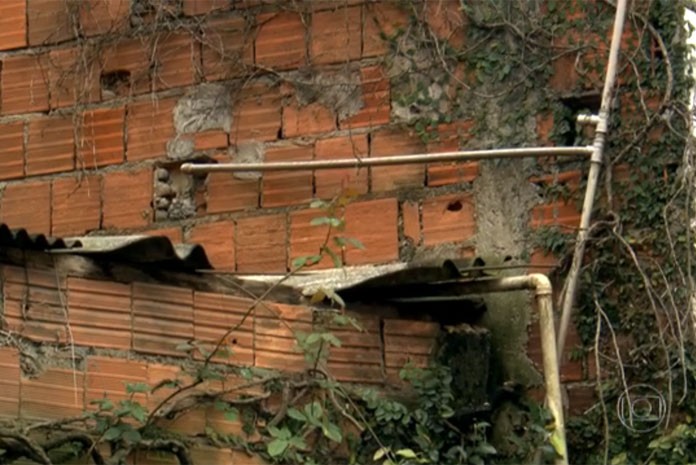 ONG reforma casas em comunidade de SP e resolve falhas de instalações hidráulicas