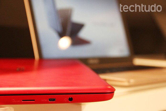 O Asus Eeebook é equipado com processador Intel Atom quad-core (Foto: Fabrício Vitorino/TechTudo) O Asus Eeebook é equipado com processador Intel Atom quad-core (Foto: Fabrício Vitorino/TechTudo)